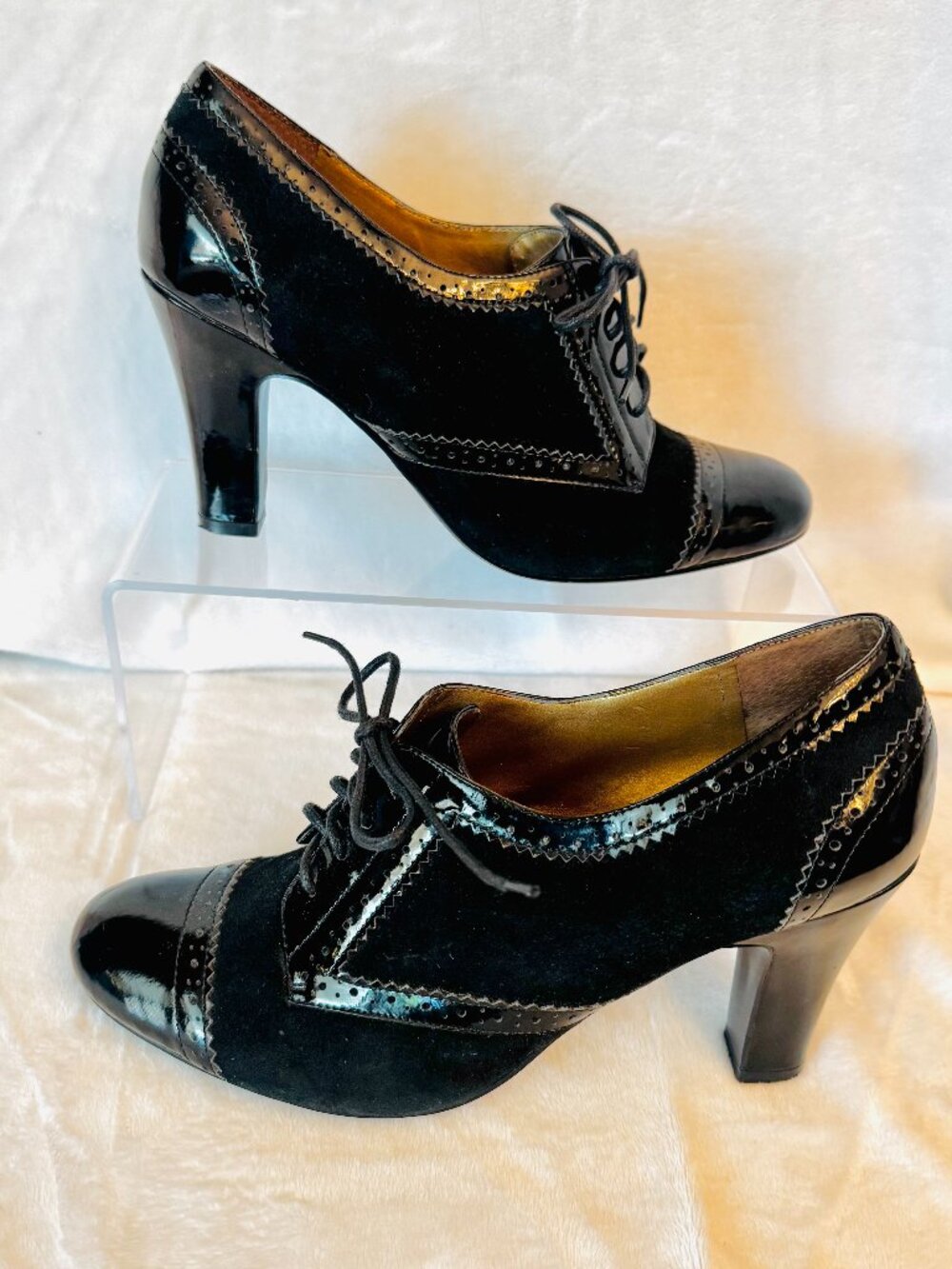 Enzo Angiolini Womens Aeemelle 8.5 M Black Suede Pointed Toe Oxfords Lace up